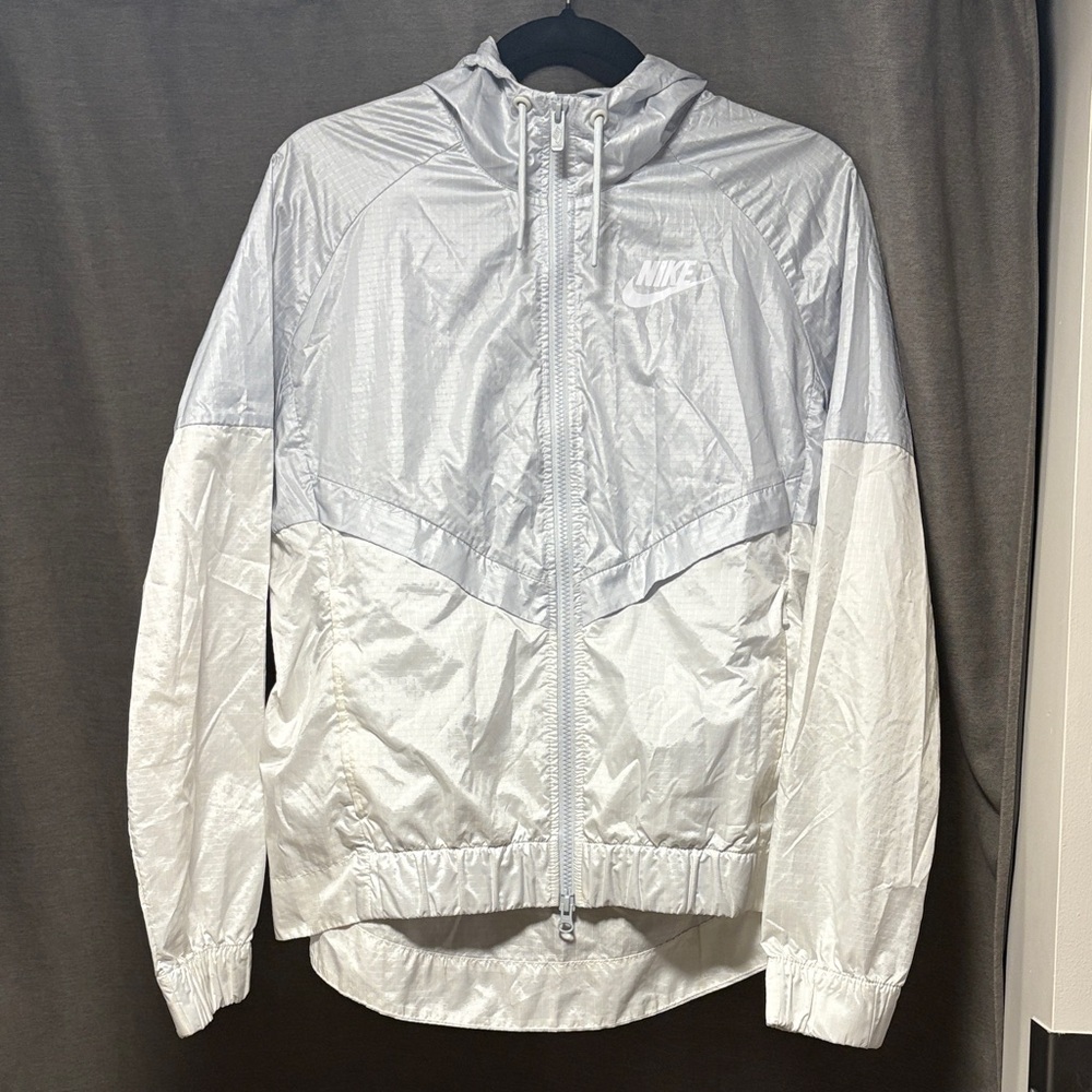 Nike Men's Silver and White Windbreaker Jacket